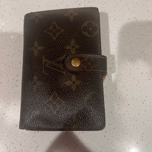 Authentic Louis Vuitton Kisslock Wallet Monogram
